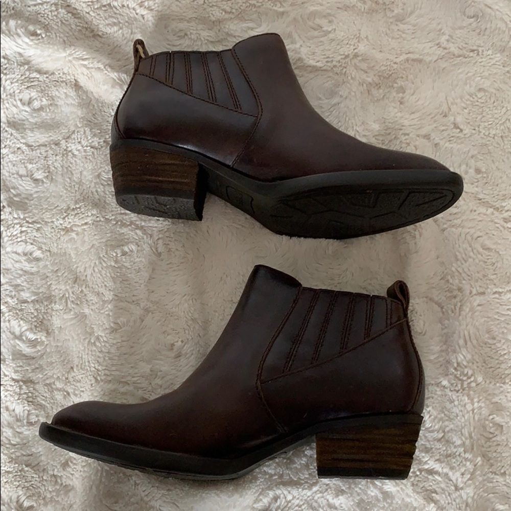 Born Women’s Beebe in Boardwalk Ankle Fashion Boots - Picture 4 of 7
